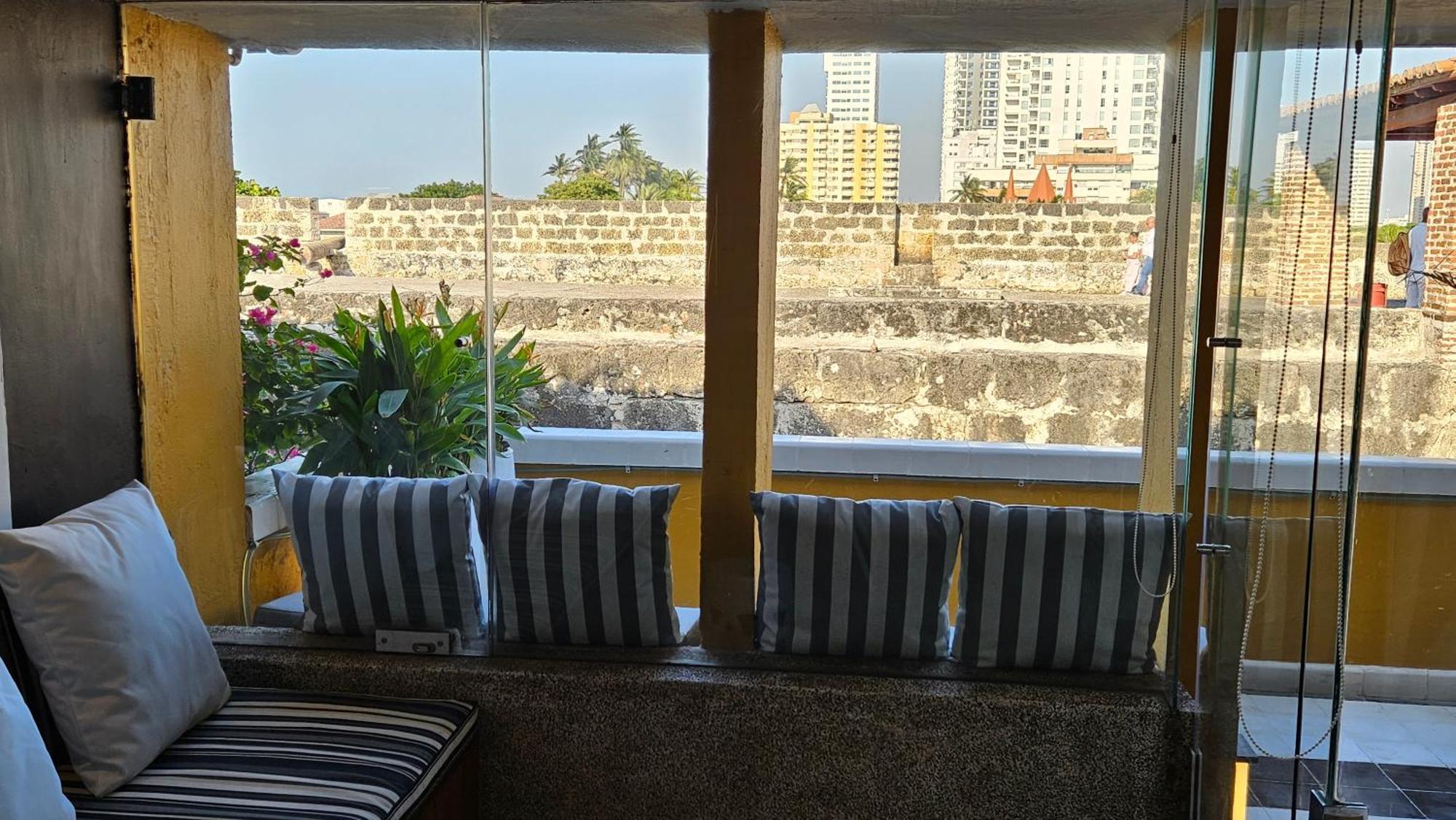Apartamento Duplex Vista Al Mar Y Murallas Nuevo En La Ciudad Amurallada Cartagena Exterior foto